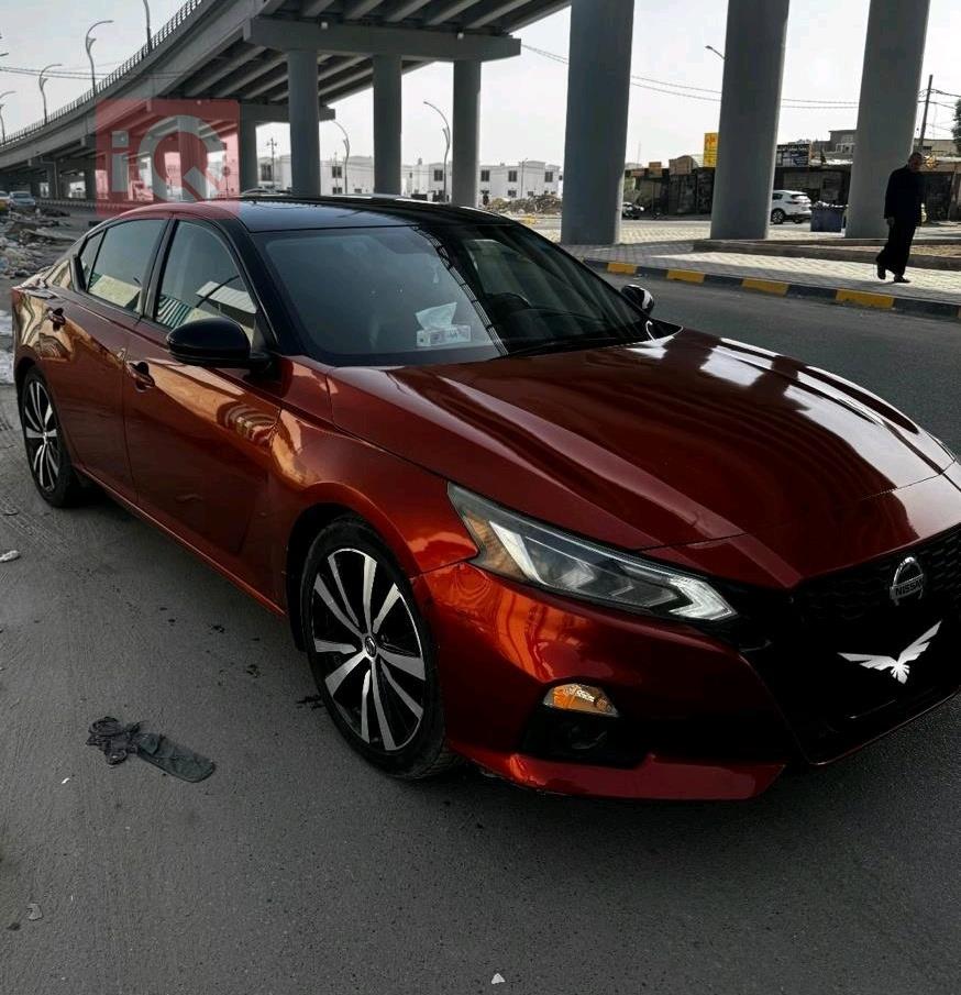 نيسان ألتيما